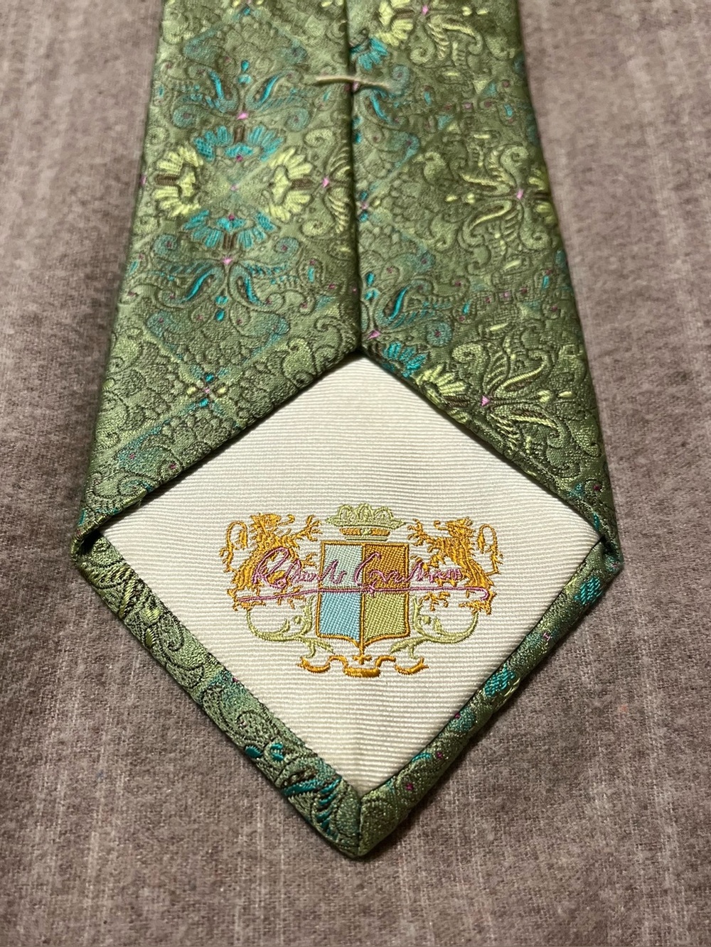 Robert Graham Green Paisley Men's Designer Silk Tie - early 2000s vintage